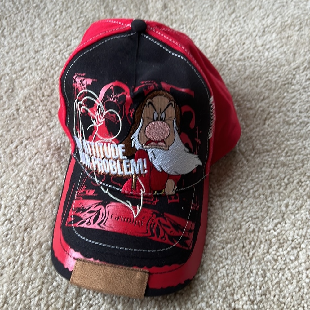 Disney red Grumpy hat - Picture 13 of 13